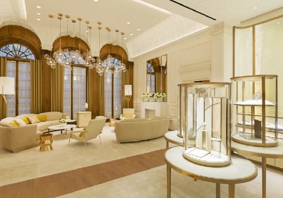 Unique Jewelry Store Interior Design