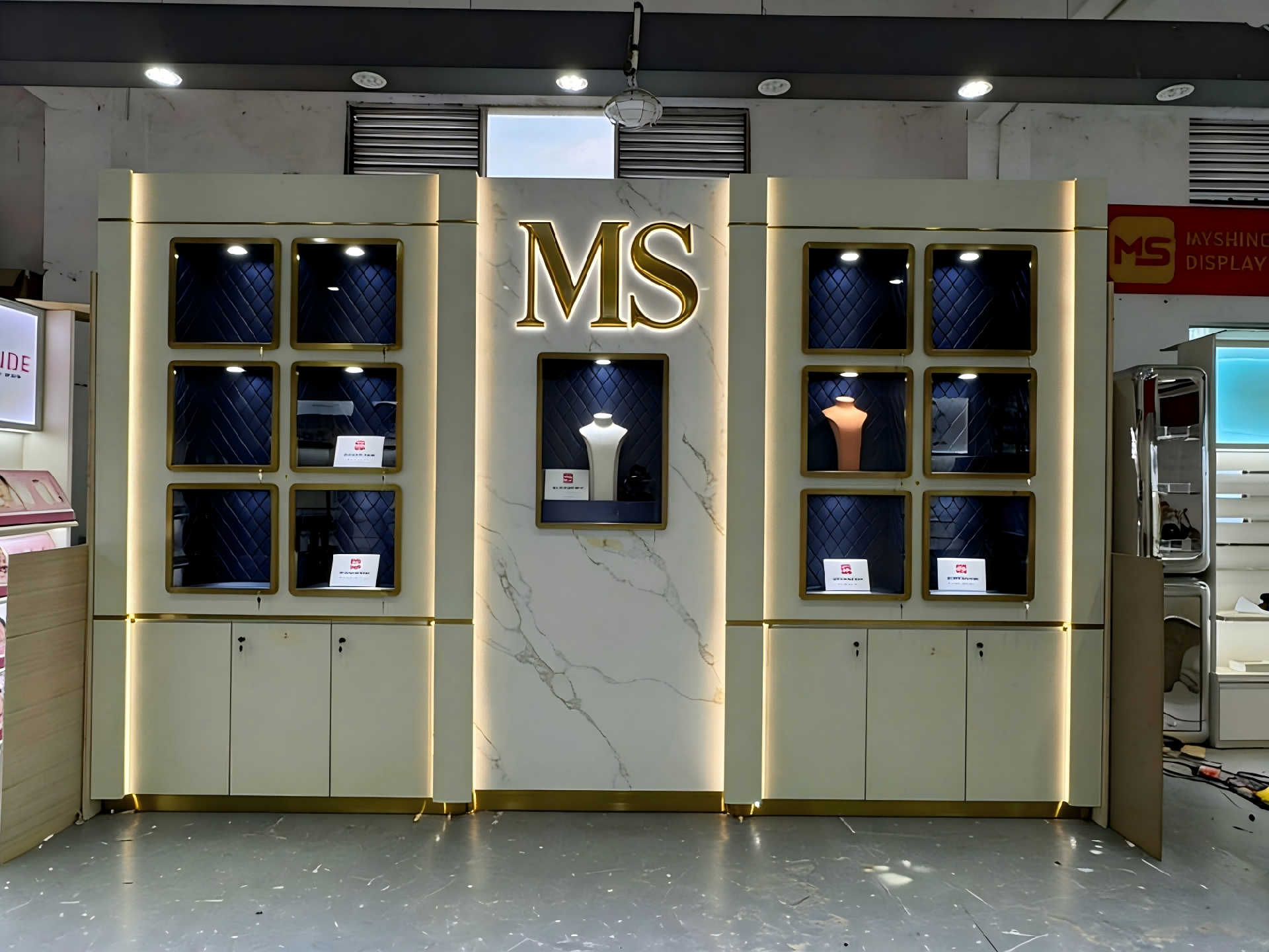 澳大利亚珠宝展示柜 (1)(1).png