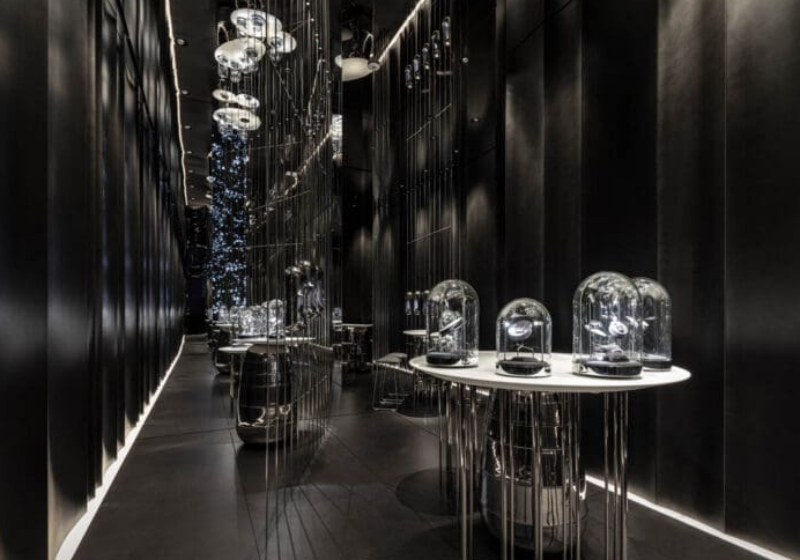 Black Opulence: Jewellery Cabinet Design