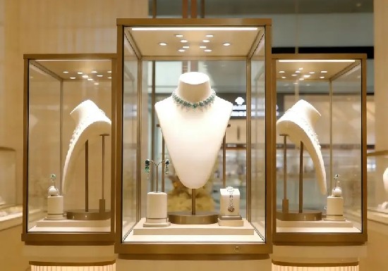 Elegant Luxury Jewelry Store Interior Design
