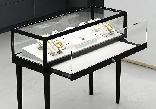 The Power of Premium Jewelry Showcases