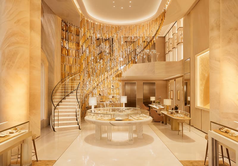 Double-Level Gilded Luxury Jewelry Store Design