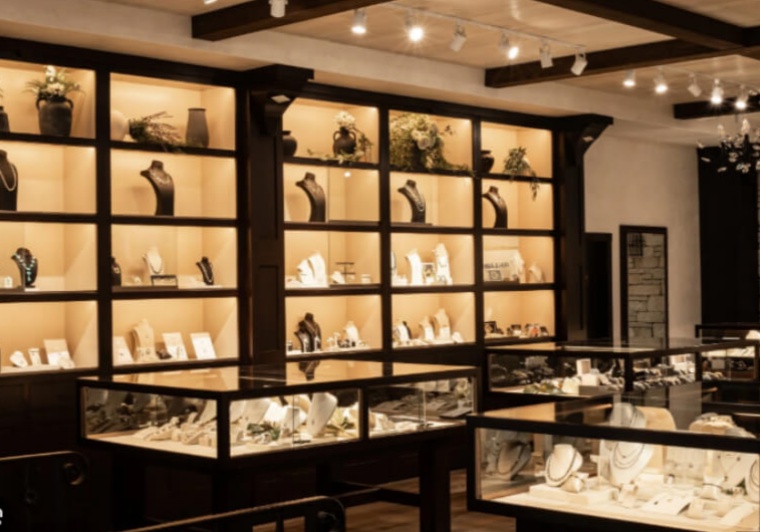 Warm Wood Style Jewelry Store Display Solutions