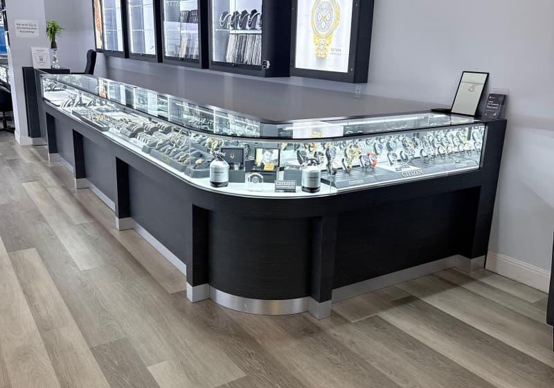 Unpretending-style also a good choice for jewelry store interior design