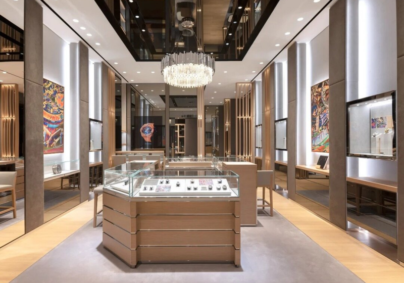 Custom Luxury Watch Showcase Design for Retail Excellence