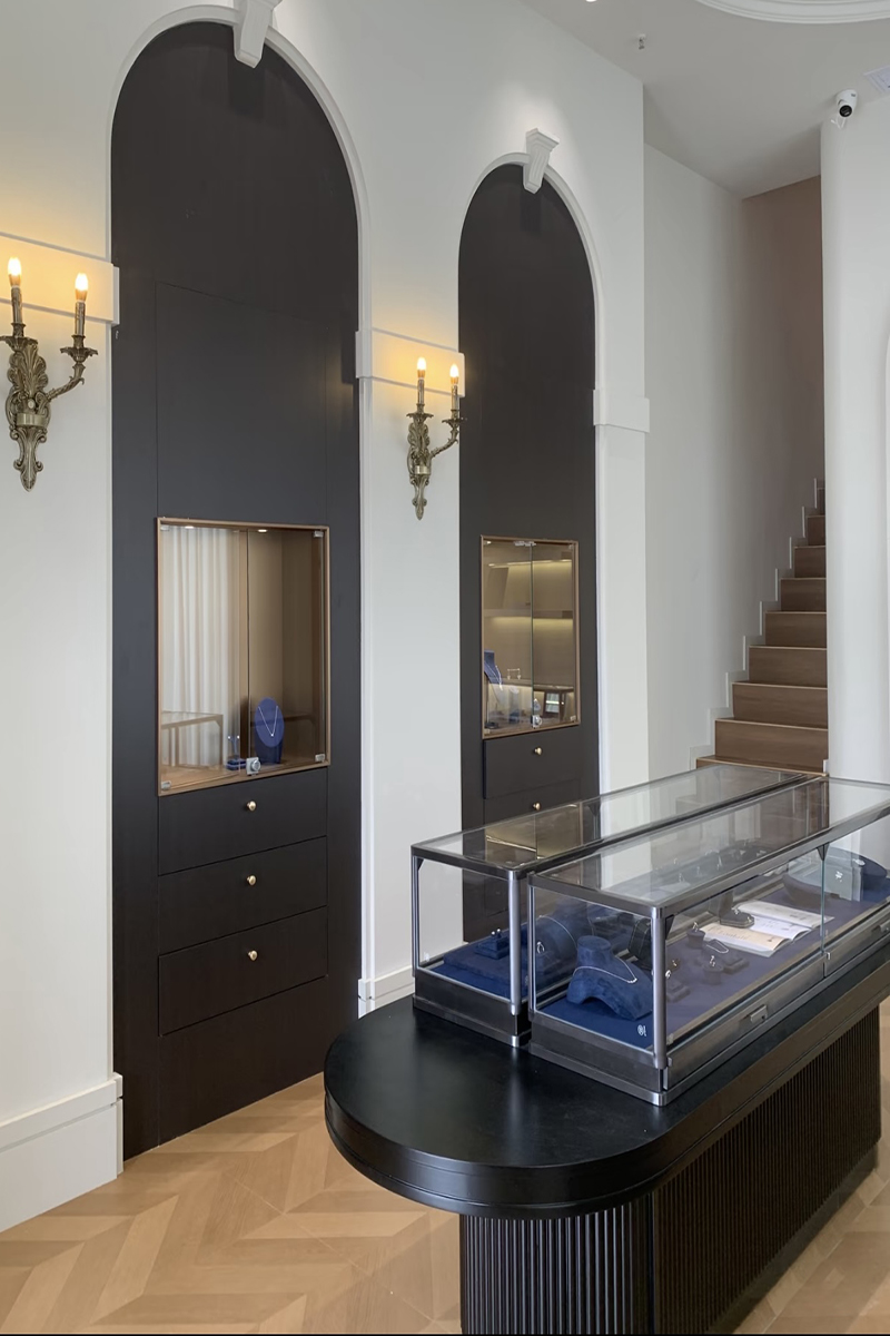 1784700287209308.jpg black jewelry showcase.jpg