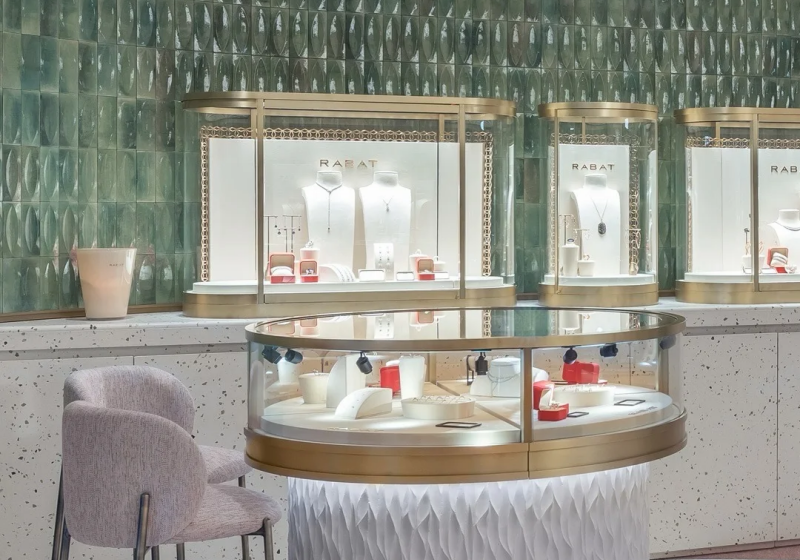 Luxury Curved Glass Jewelry Display Cabinets