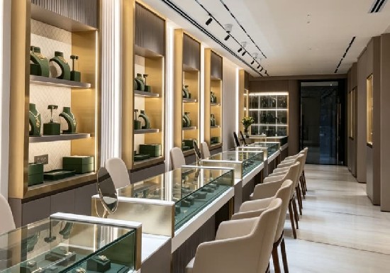 Classic Luxury Wall Mounted Jewelry Showcase