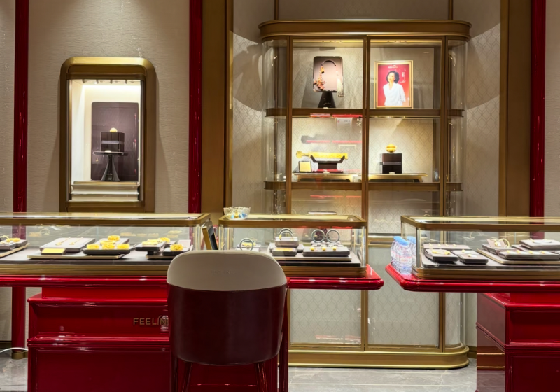 Chinese Luxury Gold Jewellery Shop Fitting & Display Cabinets