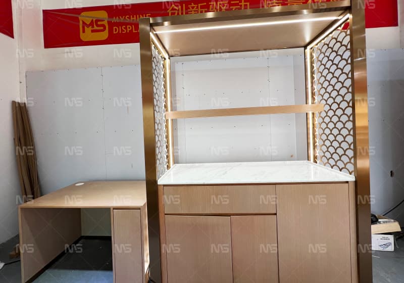Luxury Scale Pattern Stainless Steel Jewelry Display Cabinet